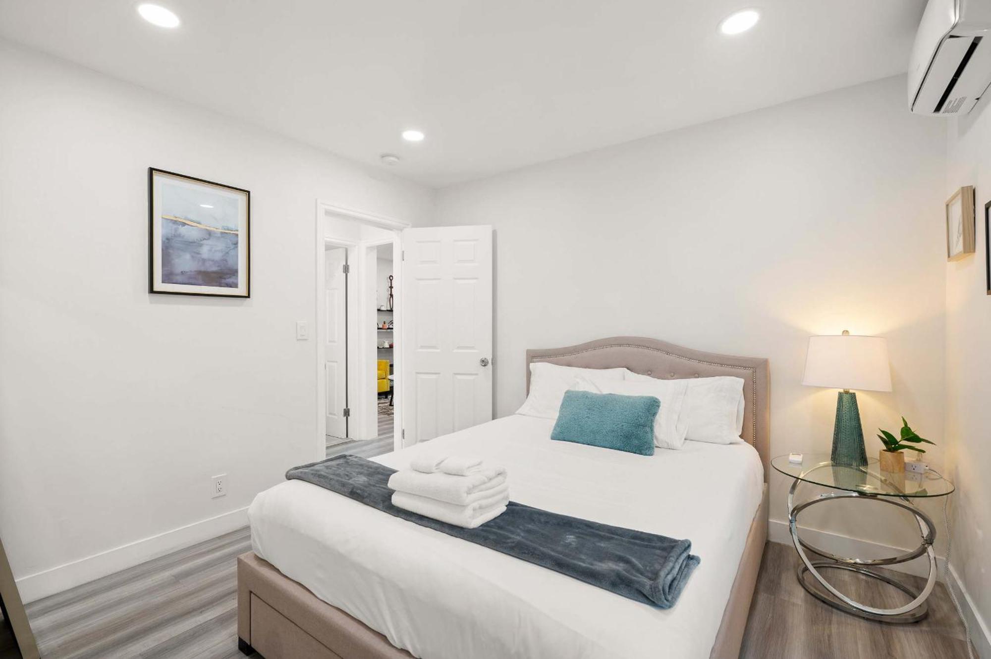New Renovated 2B2B Apt Self Checkin Free Parking 1 Pasadena Dış mekan fotoğraf
